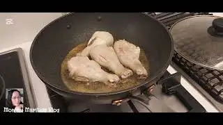 Fried chicken drumstick with salt only.