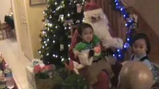 Ernie Vicente  as Santa Claus