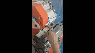 Flag label applicator machine for cables