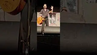 Ricky Warwick tells a story about meeting Lemmy and performs The Ace of Spades