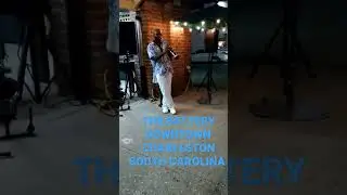 Live music, at the slave market in downtown Charleston, south Carolina.