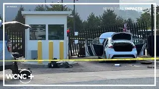 Car rams into FBI gate in Pittsburgh
