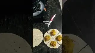 Samose ki perfect shape#comedy#funny#food#foodclips#recipe#cooking#foodie#indianfoodmadeeasy