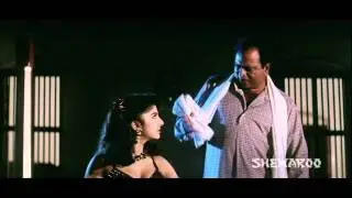 Alluda Majaka - Chalapathi gets bashed up - Chiranjeevi, Rambha