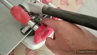 Colocación baldosas en pared y encimera de obra