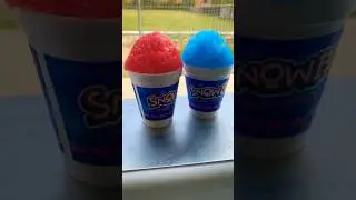 Which do you prefer? ❤️💙 #shorts #shavedice #ice #summer #snowie #snowcone