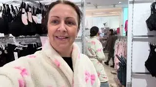 ГУЛЯЮ НА ВАШИ ДОНАТЫ В ТОРГОВОМ ЦЕНТРЕ САЯПАРК 