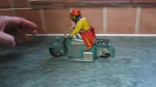 GAMA PERFORMING MONKEY MOTORCYCLE #125  c.1948 VINTAGE WIND UP TINPLATE GERMANY TIN TOY