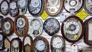 30+ Minutes of Rhythm and Seiko Clocks Playing Christmas Melodies (Compilation)