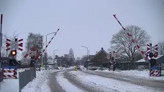Spoorwegovergang Cuijk // Dutch railroad crossing