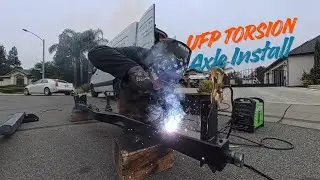 Установка новой торсионной оси UFP на лодочный прицеп Cobalt