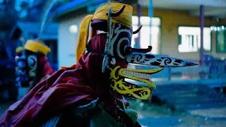 Proses pembuatan kostume Hudoq di Kampung Lesan Dayak, tradisi, alam, dan budaya yang menyatu