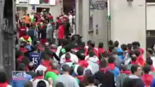 T rex protest in spain (cr--Inside edition)