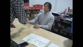 Hideki Matsui signs autographs for The SI KING  2-1-26