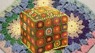 SQUARE SIMPLES COLORIDO EM CROCH&Ecirc;