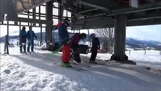 Hvordan ta stolheis med sitski? P&aring;- og avstigning.