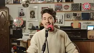 Le poesie di Edgar Bagatella nel suo primo libro 