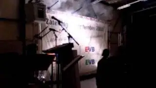 Vallend doek t.b.v. presentatie nieuw logo EVB group Deurne