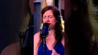 And the best French song award goes to&hellip;