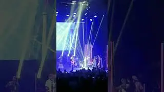 Lila Downs presenta a sus músicos con 