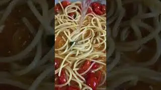 Spaghetti ai pomodorini #shorts #asmr #sebastianfitarau