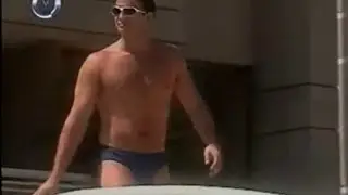 Guillermo P&eacute;rez en sunga Hechizo de amor
