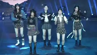tripleS OT16 - 'Beam' Dance mirror