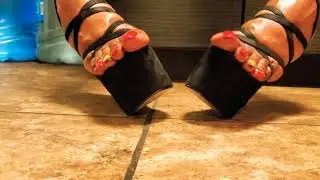 footfetish dangling long red toes and black wedges...