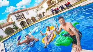 ERA PRA SER UMA TARDE INCRIVEL NA PISCINA - mas algo 😭😭😭