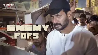 Actor Vishal&rsquo;s surprise visit to #Enemy FDFS