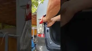 2021 Hyundai Tucson tail light assembly removal for light bulb replacement.
