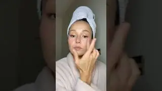 How to put on faux freckles using ​⁠@Freck Beauty  #freckles #makeup #makeuptutorial #fallmakeup