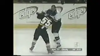 Dallas Drake vs Jordin Tootoo (Newsclip) - Oct 4, 2003