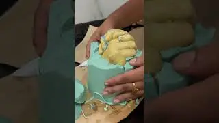 Hand casting couple hands🖤 #shorts #couple #handcasting
