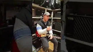 Chat with Shem von Schroeck bass player with TOTO at Music Minds