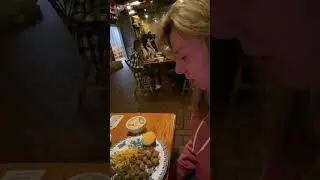 Dinner at CRACKER BARREL #crackerbarrel #pigeonforge #trgirlsadventures