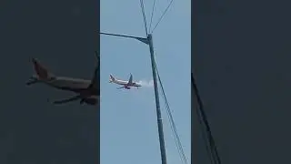 Watch High Speed Plane Landing Mumbai #shorts #shortvideo #trending #viral #sorts #reel #shortsvideo