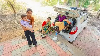 सिया भाई को छोड़ पेड़ पे चढ़ी 😛😃