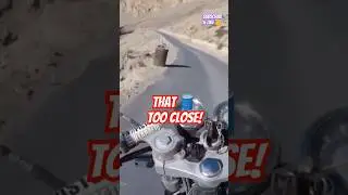 😎Close call 🔥🏍️ | Loop Short video Motorcycle riding in Ladakh 🇮🇳