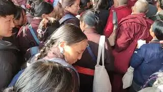 Well come to Kyebje DU WANG RINPOCHE