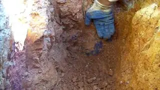 Mining a Big Quartz Crystal Pocket in Mount Ida, Arkansas __ PART 1 of 2