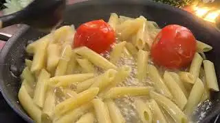 Если вечером вам захочется чего-нибудь вкусненького, приготовьте эту пикантную пасту пенне с сыром.