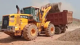 Hyundai HL770-7A Wheel Loader Loading Crush On Trucks