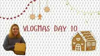 Having a Chat and Building a Gingerbread House | vlogmas day 10