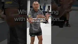 How Saenchai deals with a taller fighters in the clinch&hellip; lock on and never let go🐨🤣 #shorts