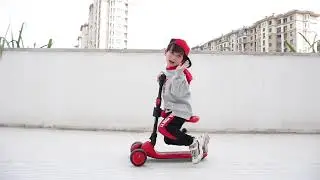 Children's scooter with adjustable handlebar and height-adjustable children's pedal scooter