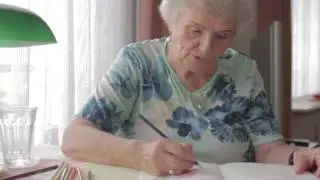Die Kritzel-Fibel. Das Mal-, Spiele-, Lese- und Kritzelbuch f&uuml;r Senioren mit Demenz. Empfehlenswert!
