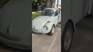 Продается Volkswagen Super Beetle 1973 года выпуска на городской улице. НЕ МОЯ МАШИНА! #vw #super...