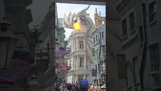Diagon Alley Gringotts Dragon! #firebreather #universalorlando