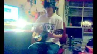 Danny trifft Minigitarre (My Heroine 